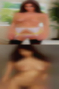 I horny woman sing to the radio.